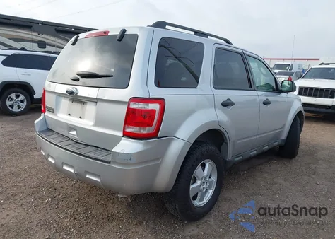 2012 Ford Escape Xlt z USA, uszkodzony, nr VIN 1FMCU9D70CKB43337